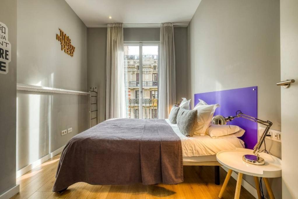 Perfectly Located 4-bed 4-bath In 2-1 * Barcelone