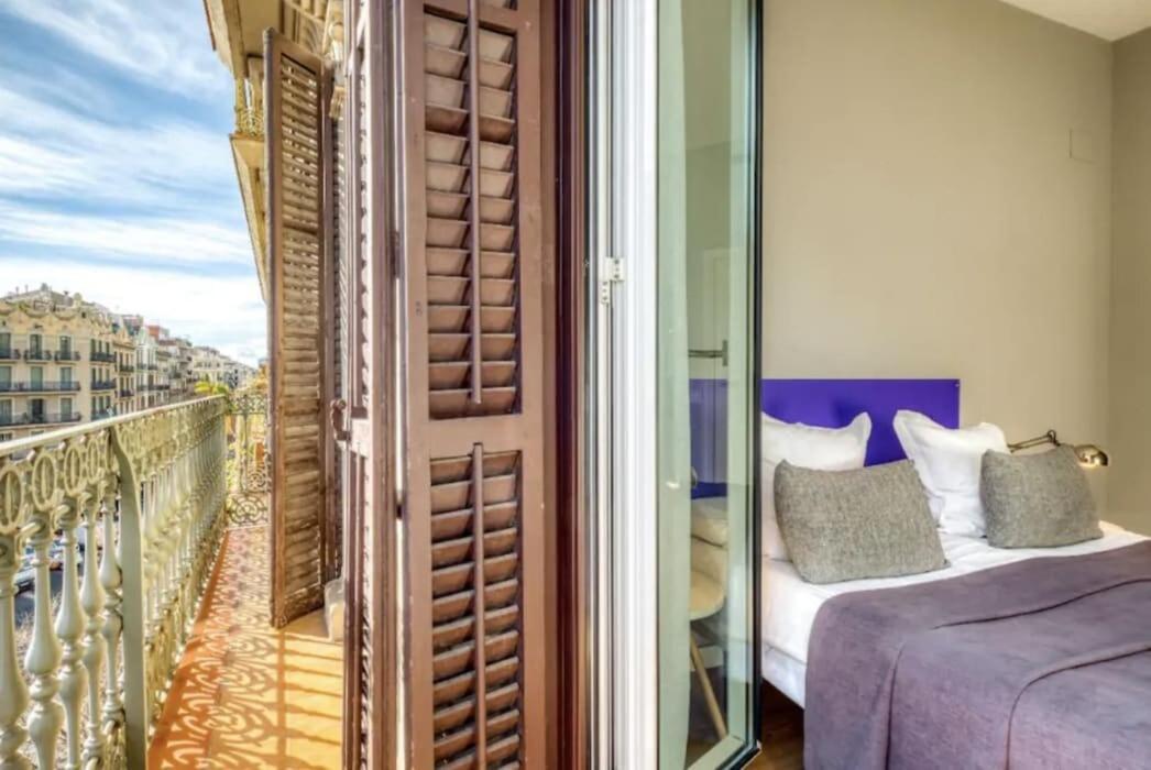 Perfectly Located 4-bed 4-bath In 2-1 Appartement