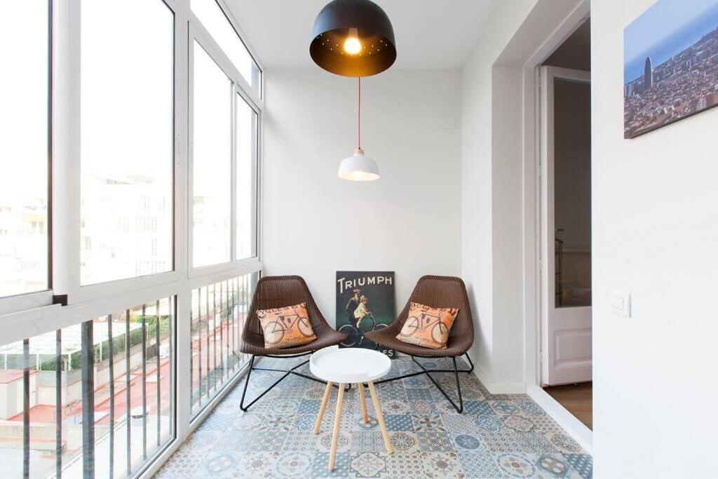 Appartement Perfectly Located 4-bed 4-bath In 2-1 *