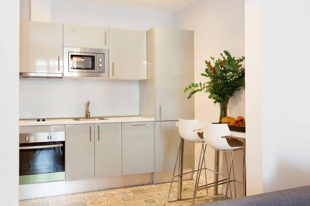 Appartement Perfectly Located 4-bed 4-bath In 2-1 Barcelone