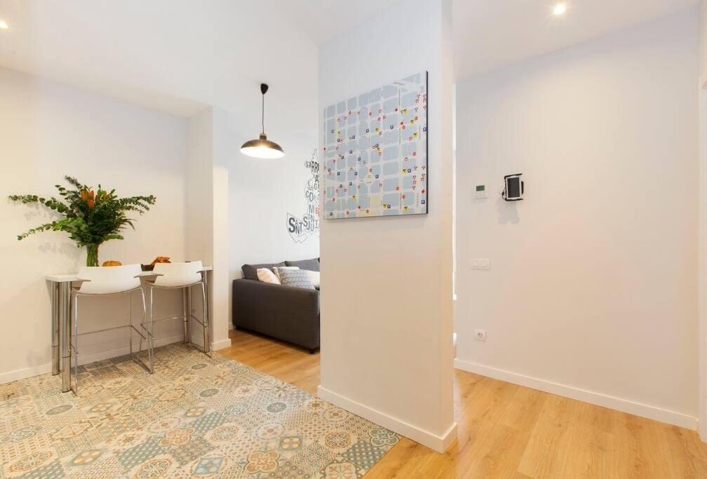 Perfectly Located 4-bed 4-bath In 2-1 * Barcelone